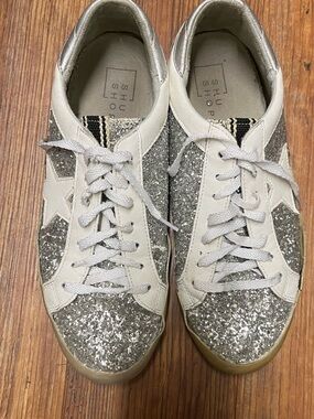 Shu shop silver sparkles like new